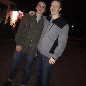 Meet your Posher, Max